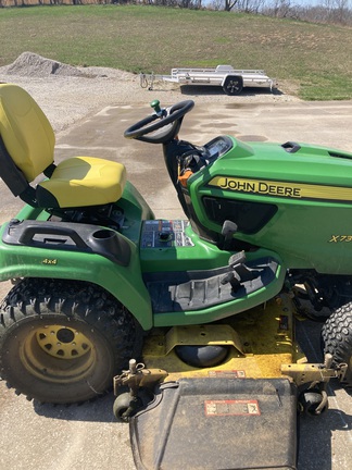 Photo of 2014 John Deere X738