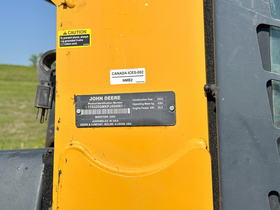 2023 John-Deere 325G