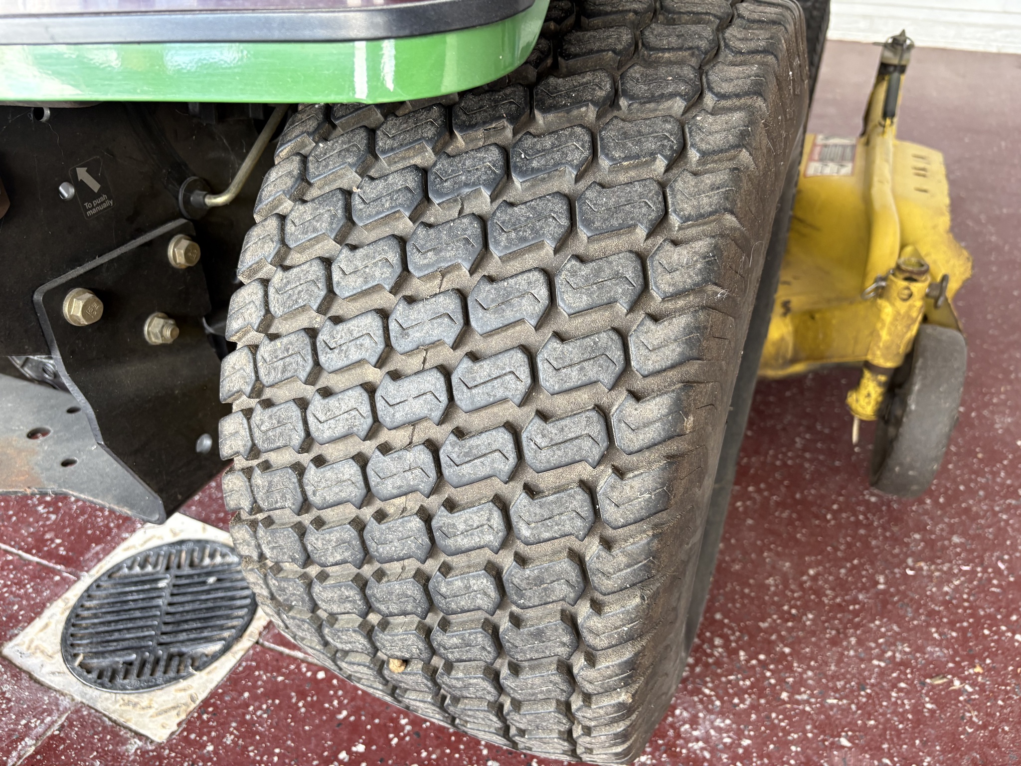 1998 John Deere 445 Image 16