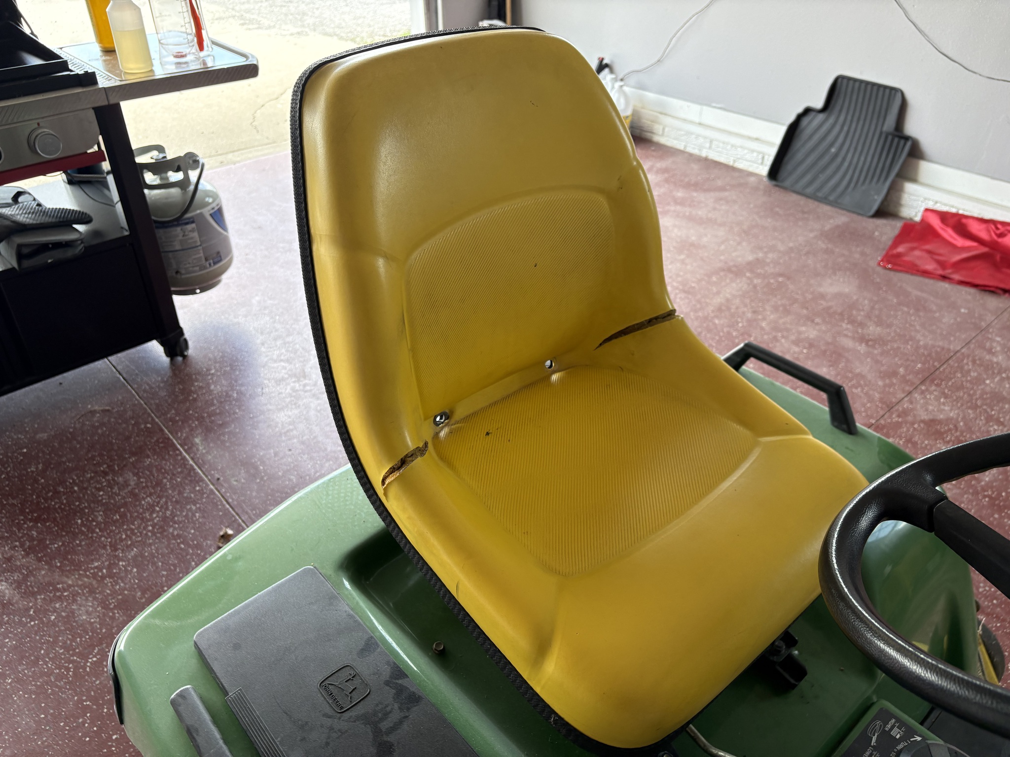 1998 John Deere 445 Image 10