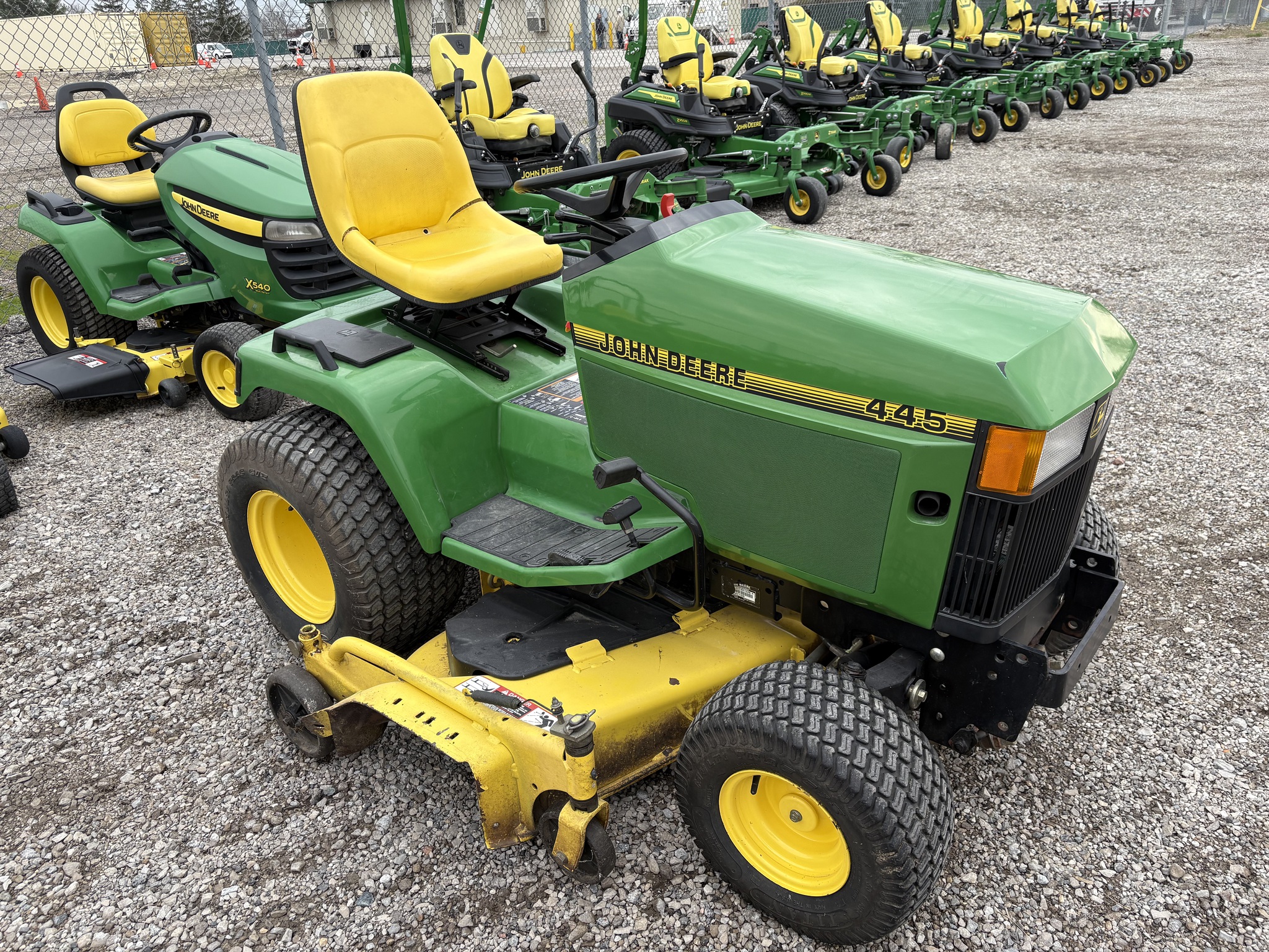 1998 John Deere 445 Image 3