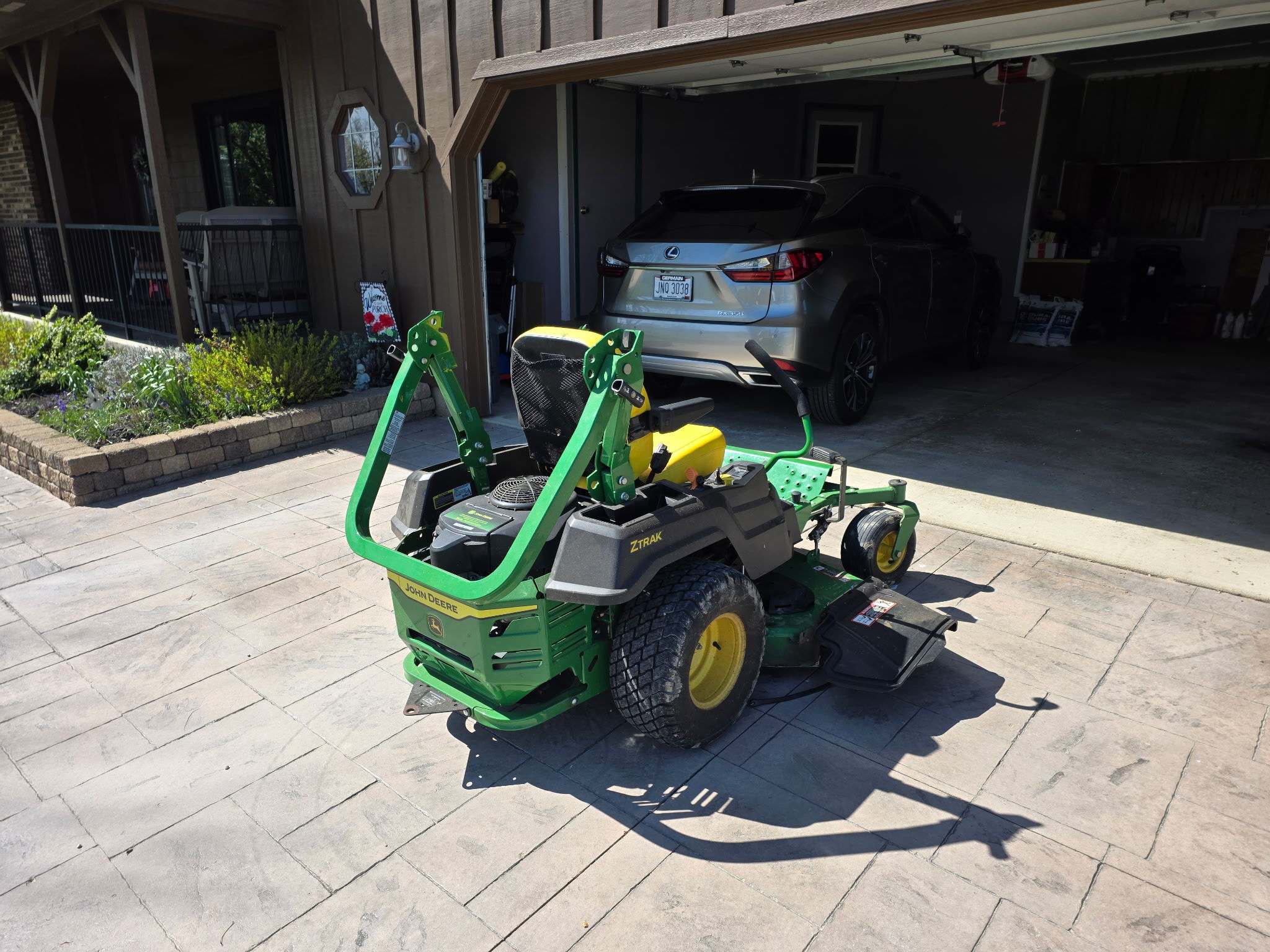 Used 2023 John Deere Z530M Zero Turn Mowers at Koenig Equipment in Urbana, OH - PhotoXL4