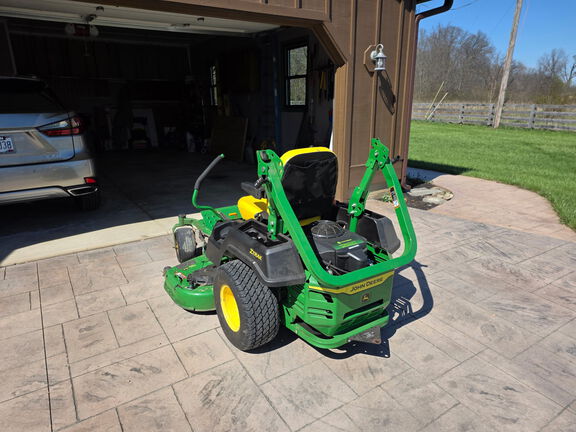 Used 2023 John Deere Z530M Zero Turn Mowers at Koenig Equipment in Urbana, OH - Photo9