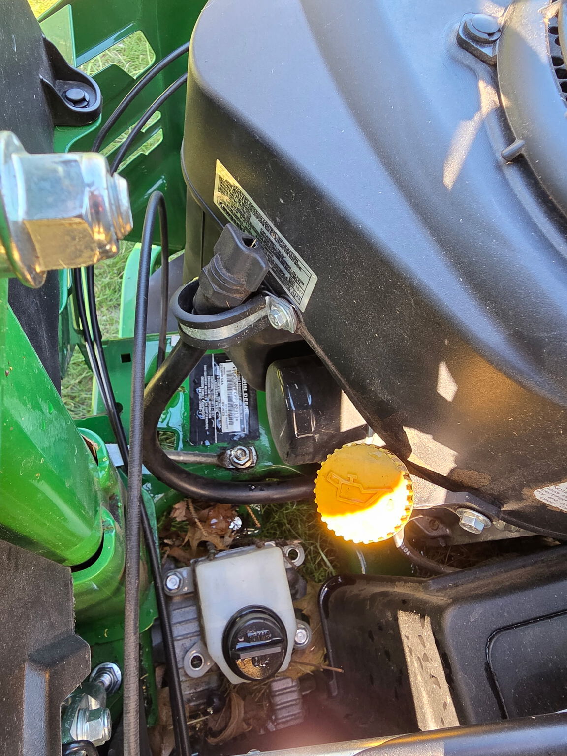 Used 2023 John Deere Z530M Zero Turn Mowers at Koenig Equipment in Urbana, OH - PhotoXL12