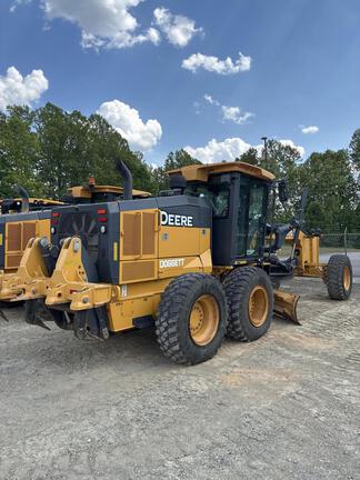 2020 John Deere 670G