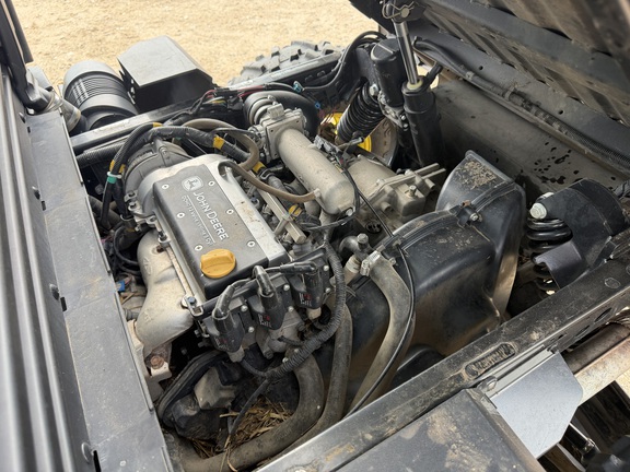 2023 John Deere XUV 835M - Photo16