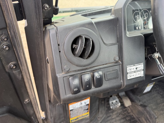 2023 John Deere XUV 835M - Photo21