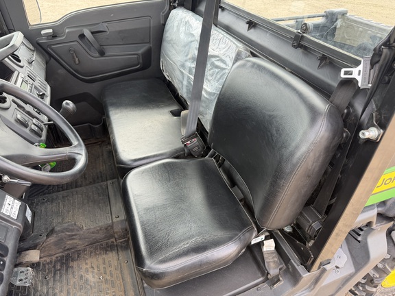 2023 John Deere XUV 835M - Photo20
