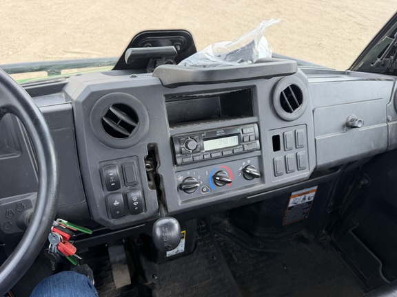 2023 John Deere XUV 835M - Photo23