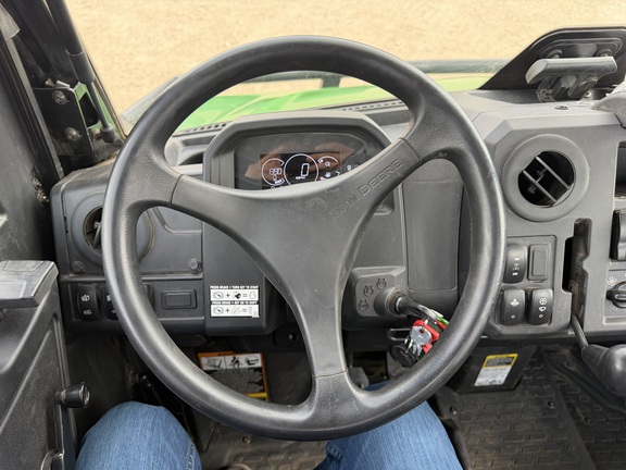 2023 John Deere XUV 835M - Photo22