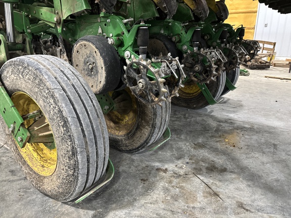 Used 2023 John Deere 1795 Planters: Drawn at Koenig Equipment in Franklin, IN - Photo9