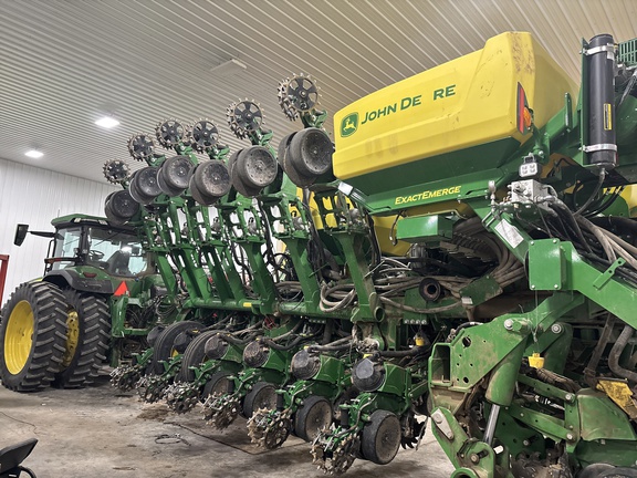 Used 2023 John Deere 1795 Planters: Drawn at Koenig Equipment in Franklin, IN - Photo13