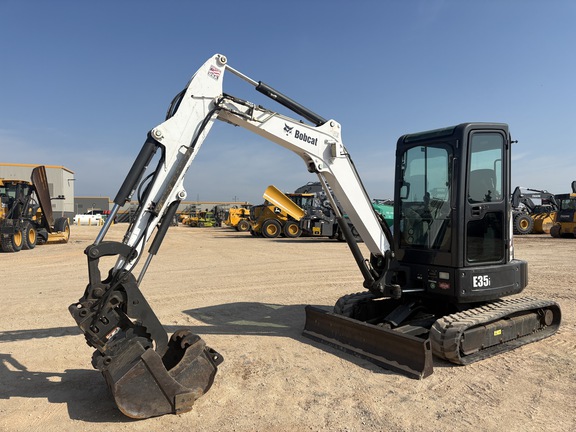 Photo of a 2014 Bobcat E35