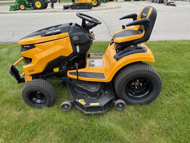 Cub Cadet SLX54 Image 1