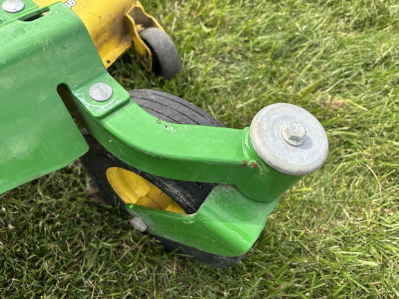 Used 2017 John Deere Z535M Zero Turn Mowers at Koenig Equipment in Oxford, OH - Photo12