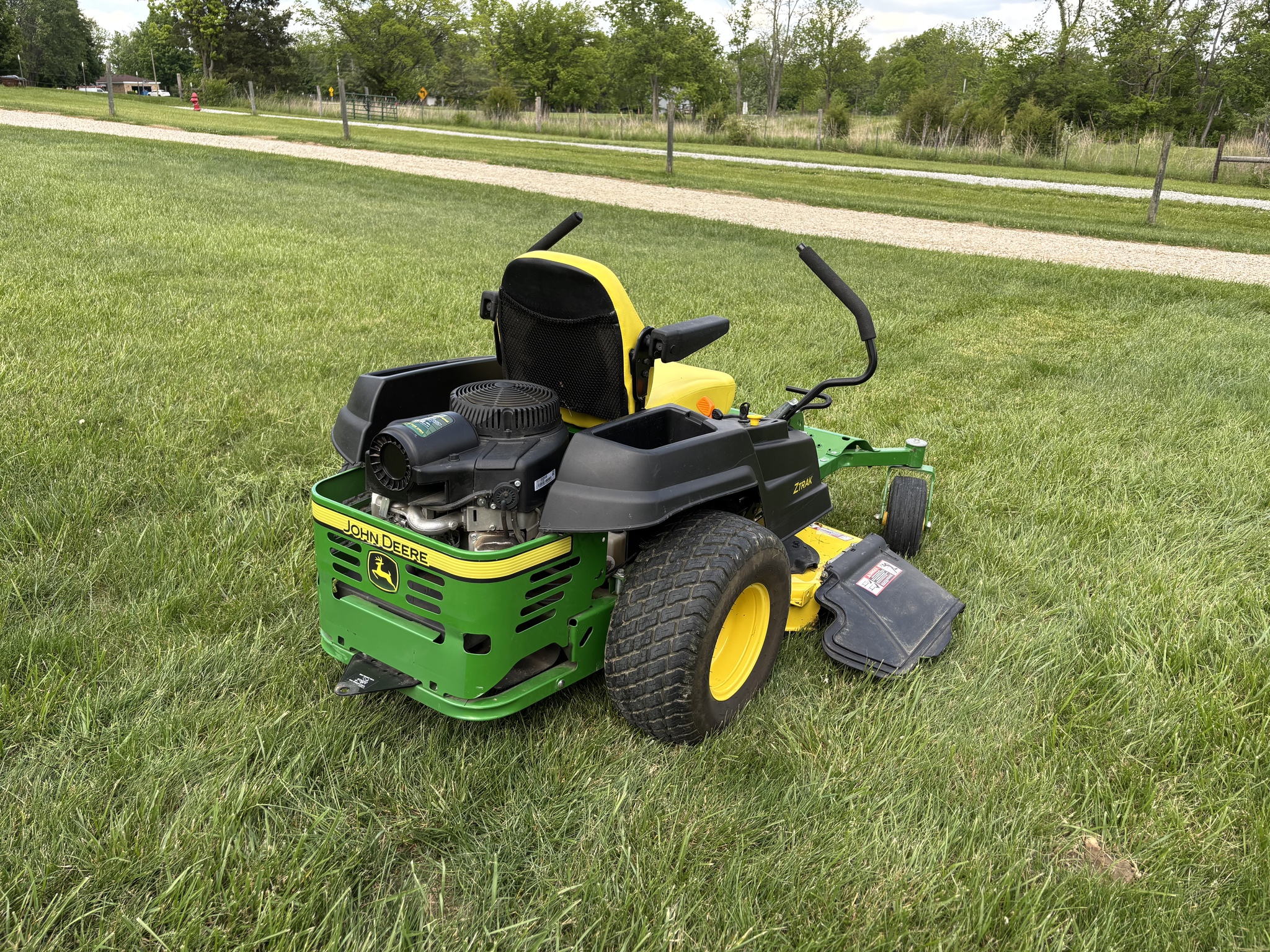 Used 2017 John Deere Z535M Zero Turn Mowers at Koenig Equipment in Oxford, OH - PhotoXL4