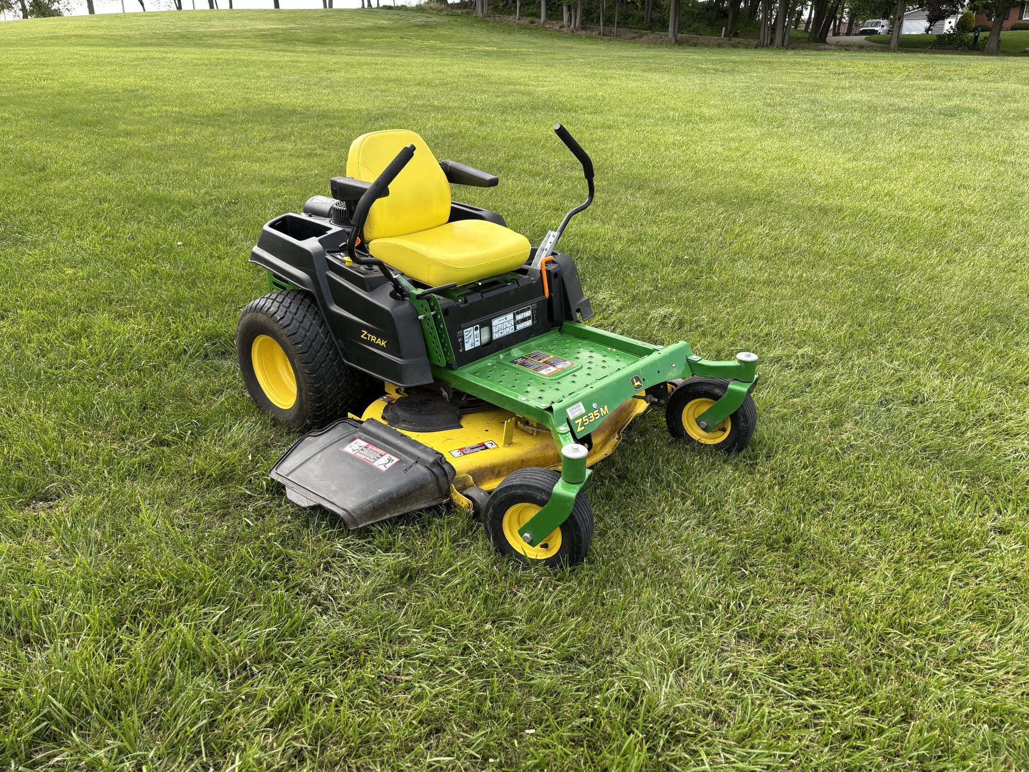 Used 2017 John Deere Z535M Zero Turn Mowers at Koenig Equipment in Oxford, OH - PhotoXL6