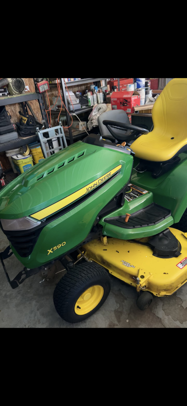 2018 John Deere X590