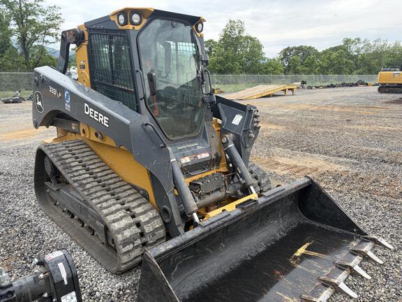 Photo of a 2024 John Deere 333 P