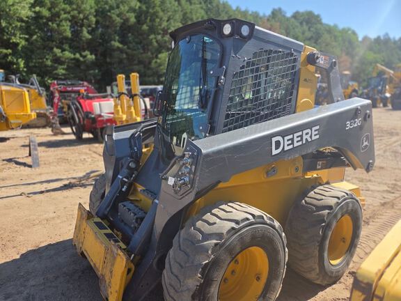 Photo of a 2017 John Deere 332G