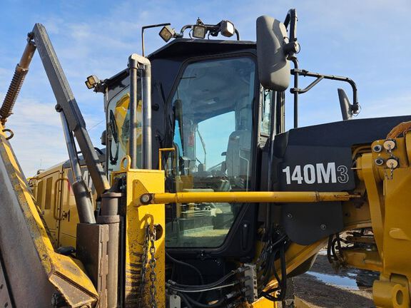 2019 Caterpillar 140M3