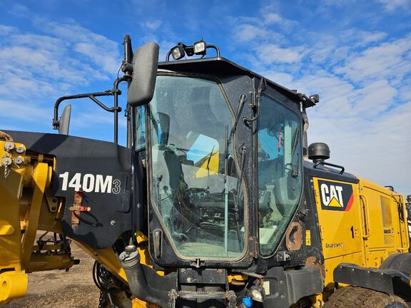 2019 Caterpillar 140M3