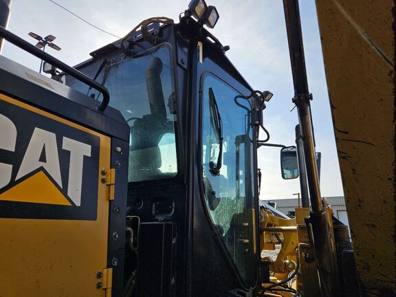 2019 Caterpillar 140M3