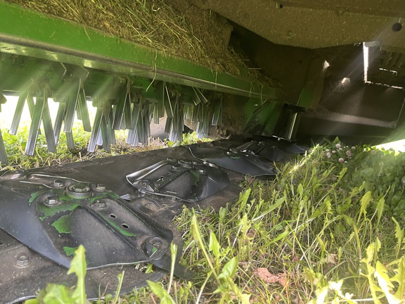 Used 2023 John Deere C400 Mower Conditioners at Horizon Ag & Turf in High Prairie, AB - Photo15