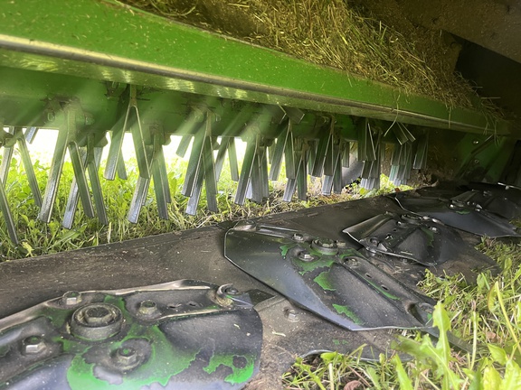 Used 2023 John Deere C400 Mower Conditioners at Horizon Ag & Turf in High Prairie, AB - Photo19