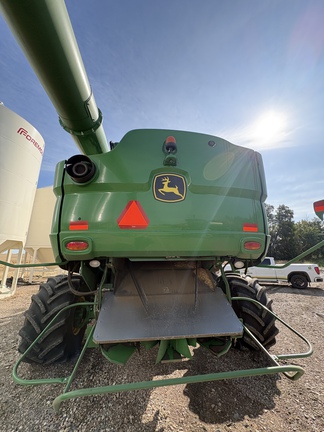 Used 2017 John Deere S680 Combines at Horizon Ag & Turf in Lloydminster, AB - Photo20