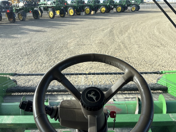 Used 2017 John Deere S680 Combines at Horizon Ag & Turf in Lloydminster, AB - Photo21