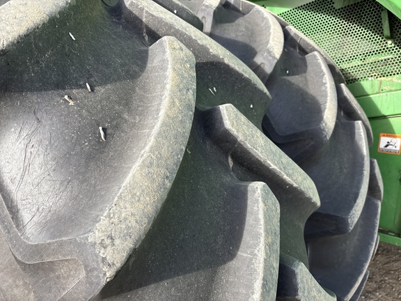 Used 2017 John Deere S680 Combines at Horizon Ag & Turf in Lloydminster, AB - Photo12