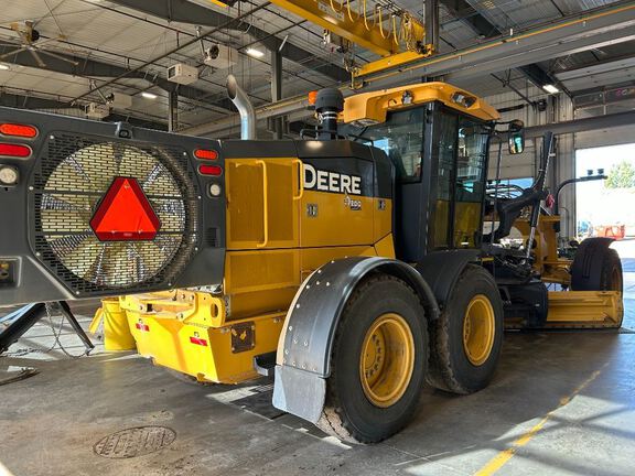 2019 John Deere 772G