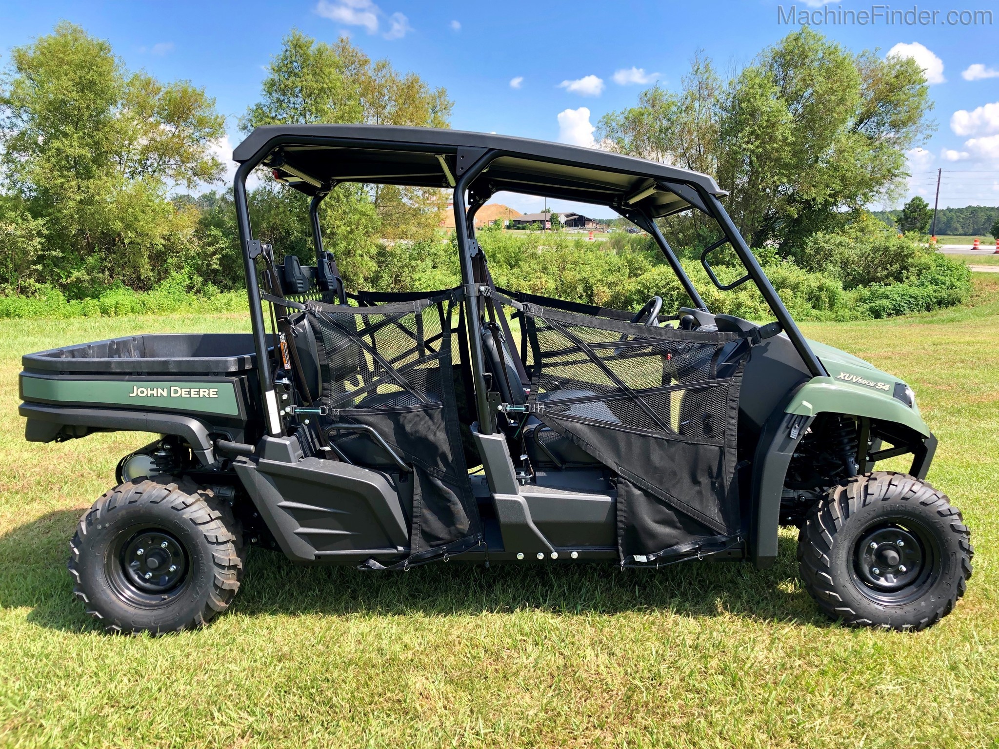 2020 John Deere XUV590E S4 Image 4