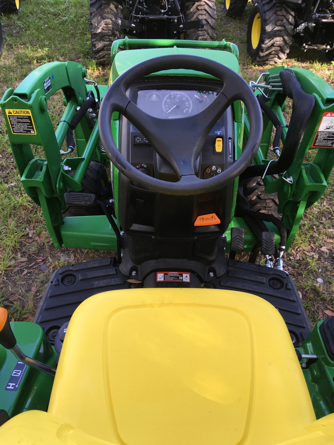 2024 John Deere 1023E Image 5