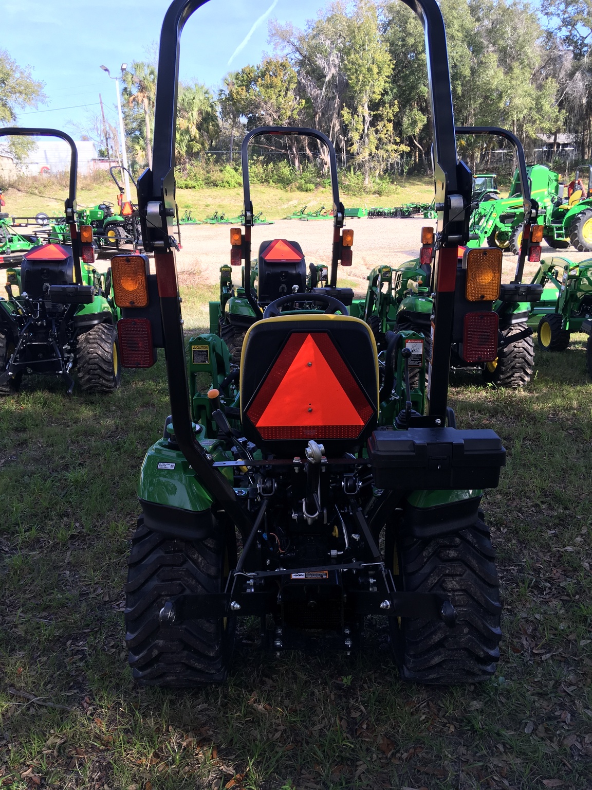 2024 John Deere 1023E Image 4