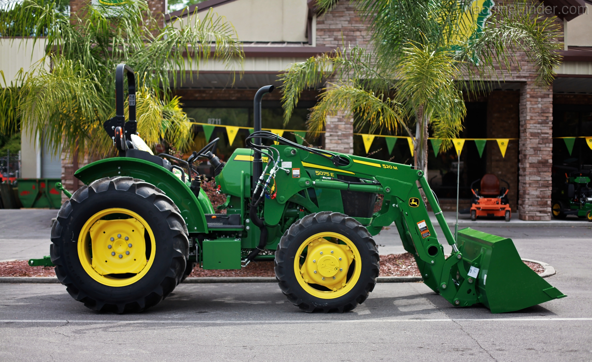 2020 John Deere 5075E Image 1