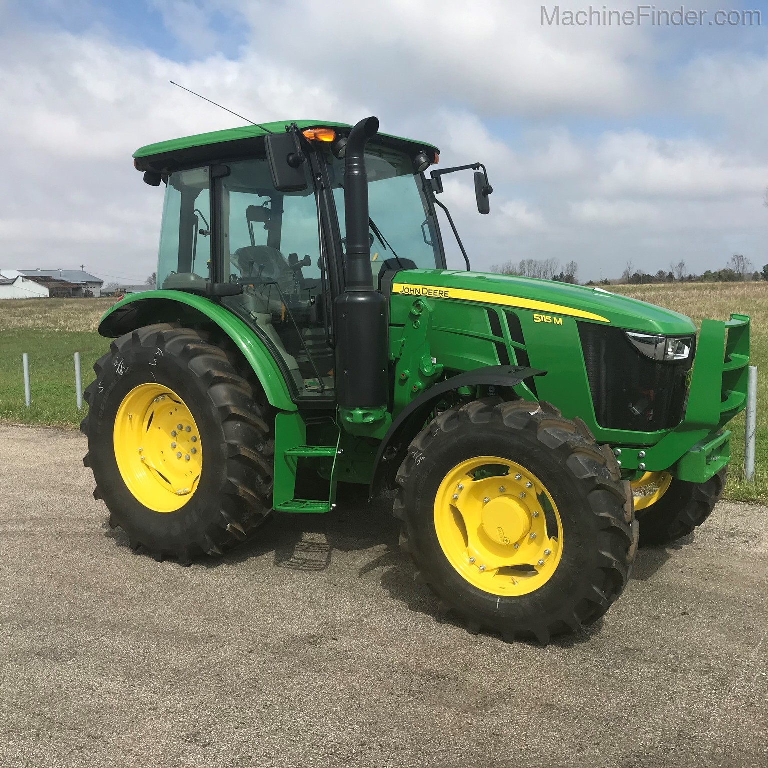 2019 John Deere 5115M Image 3