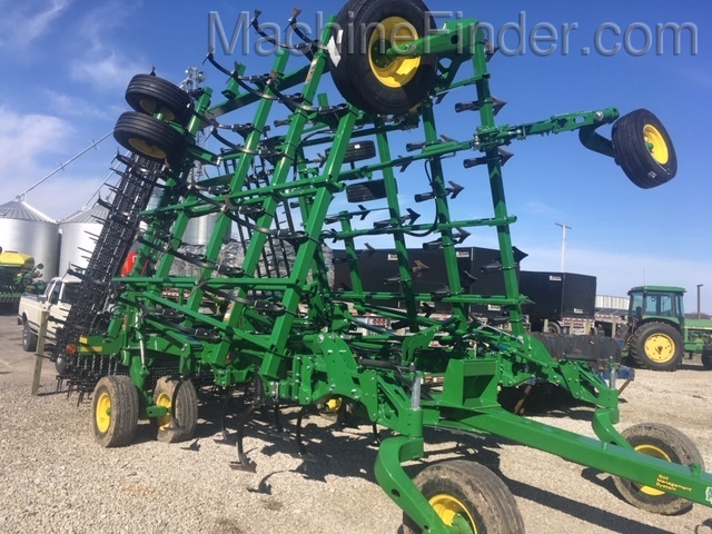 2019 John Deere 2230 Image 1