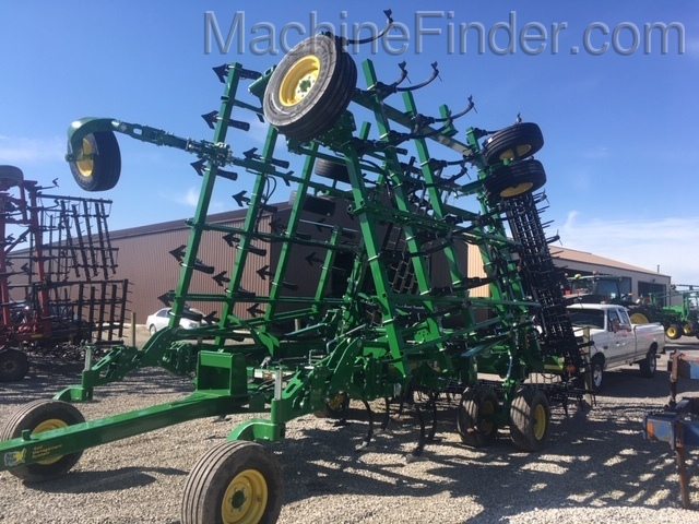 2019 John Deere 2230 Image 3