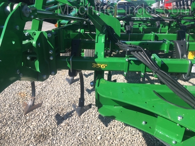 2019 John Deere 2230 Image 8