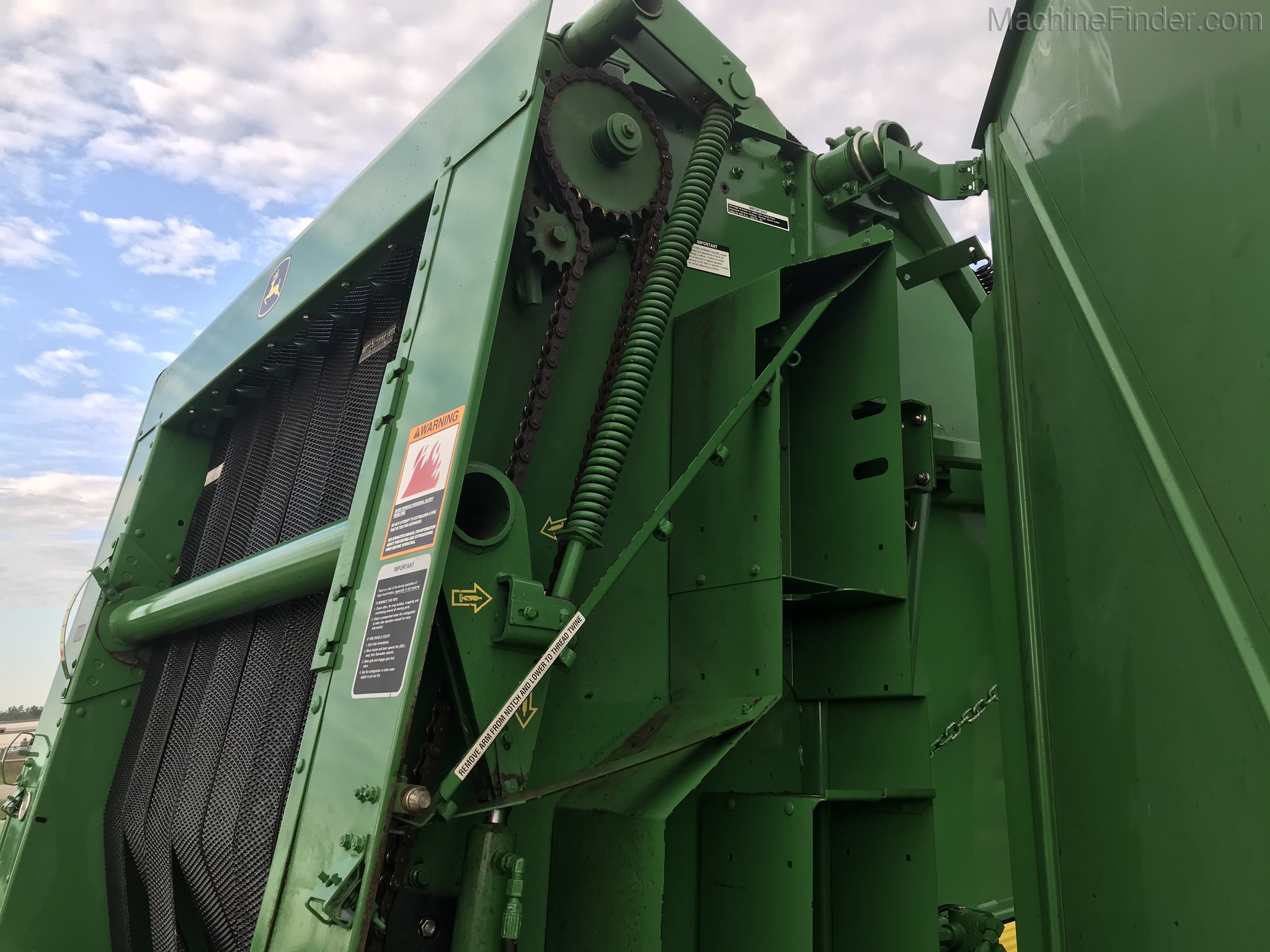 2010 John Deere 568 Image 8