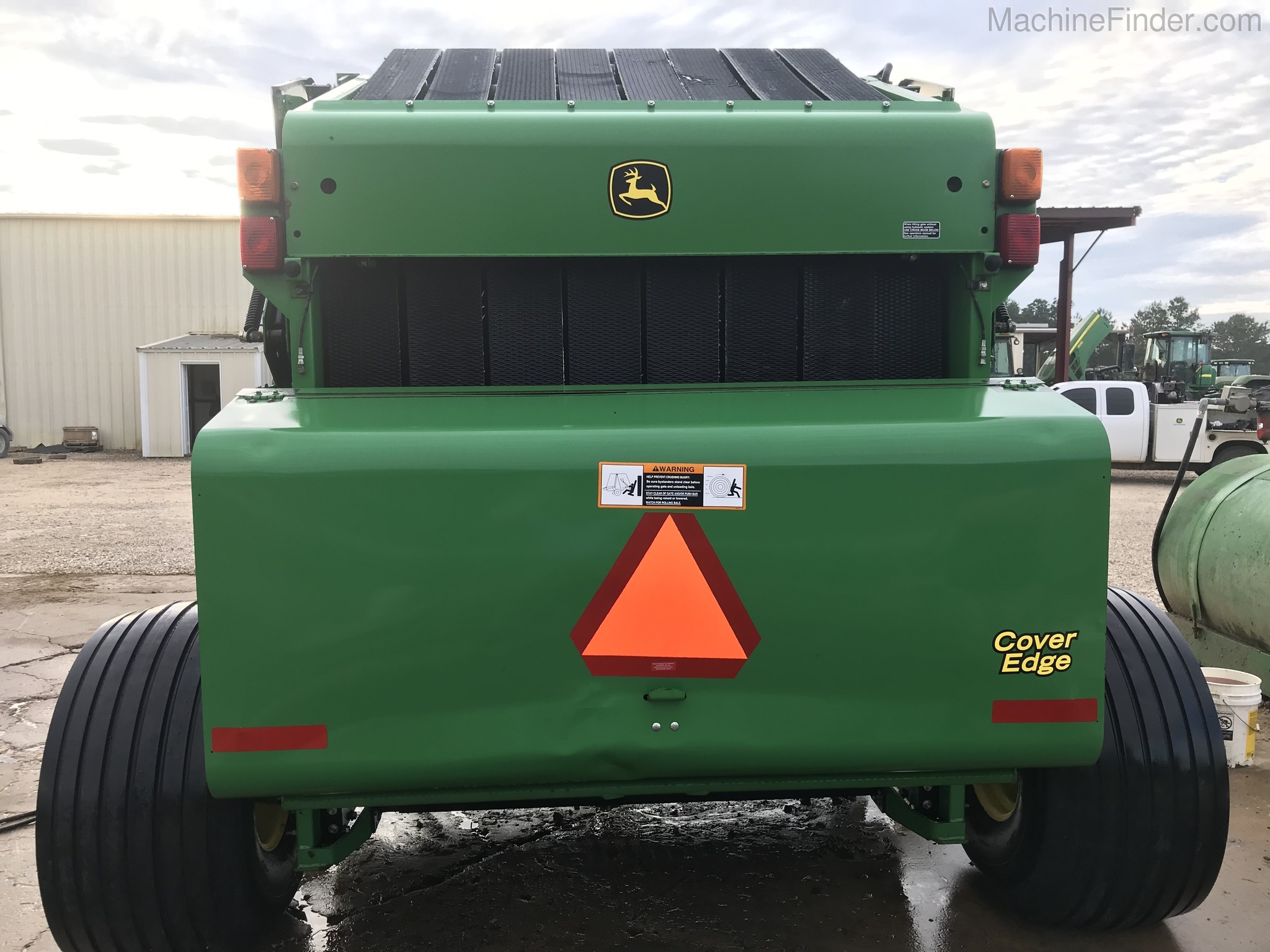 2010 John Deere 568 Image 4