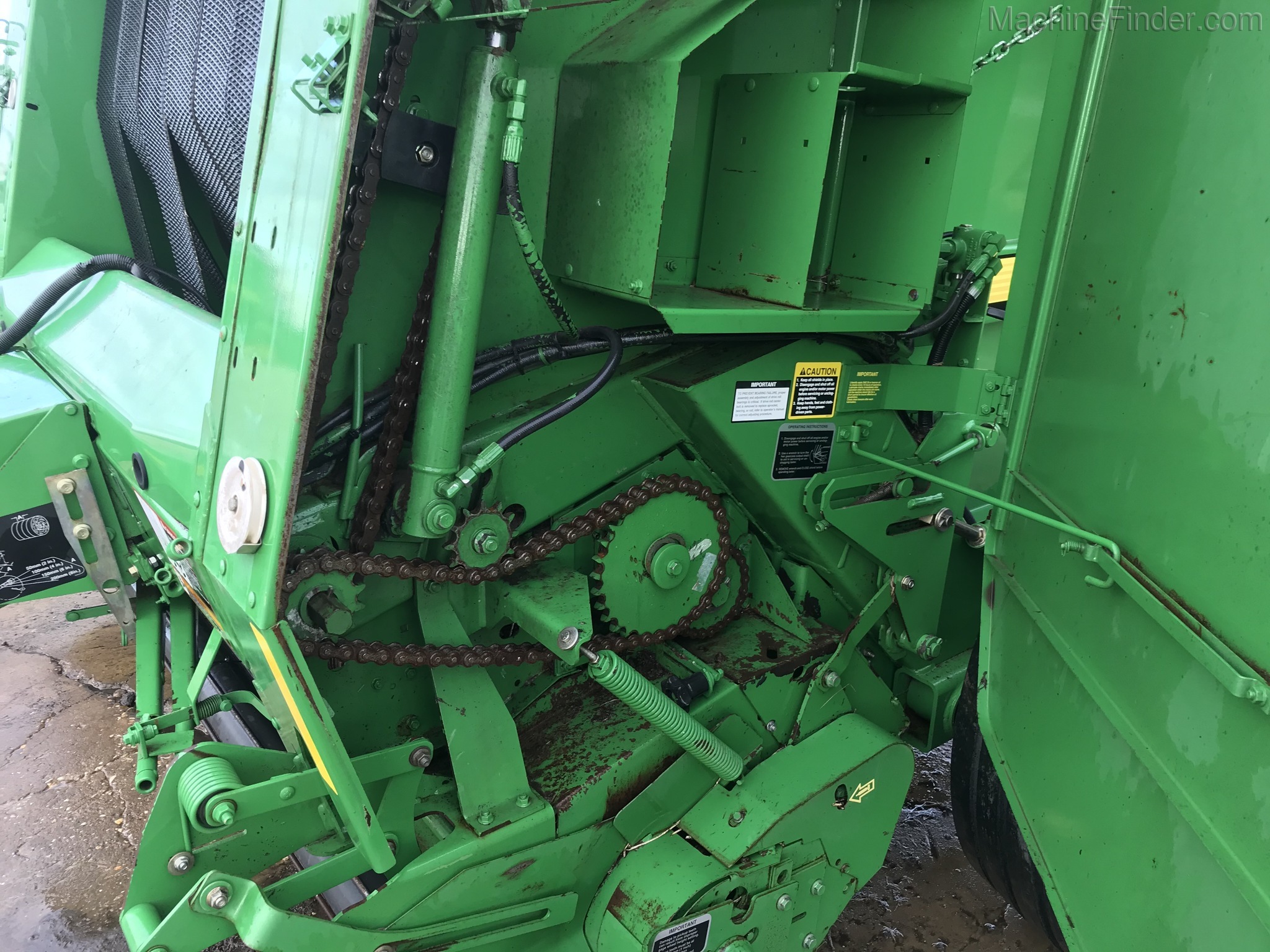 2010 John Deere 568 Image 7