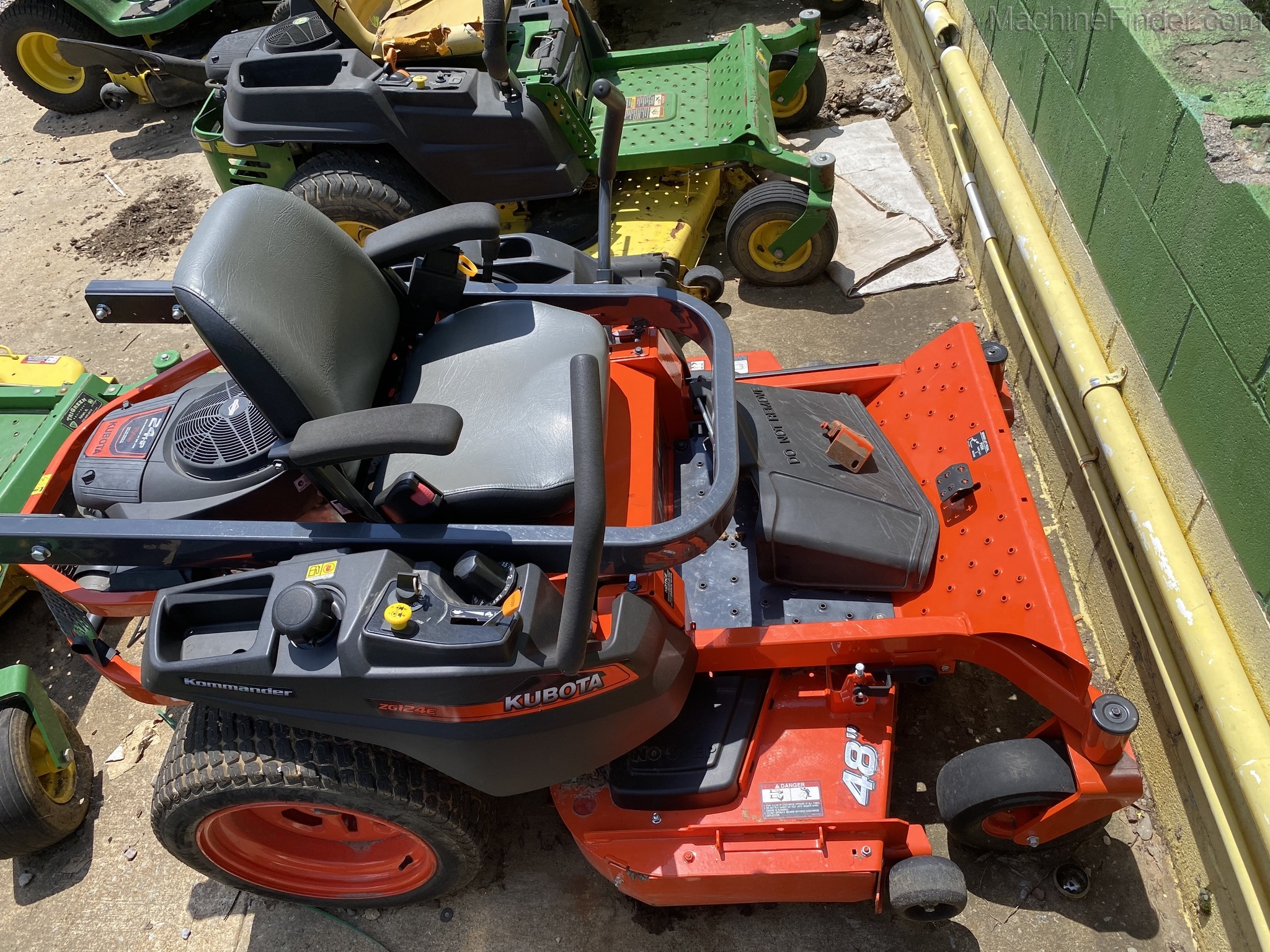 2013 Kubota ZG124E Image 3