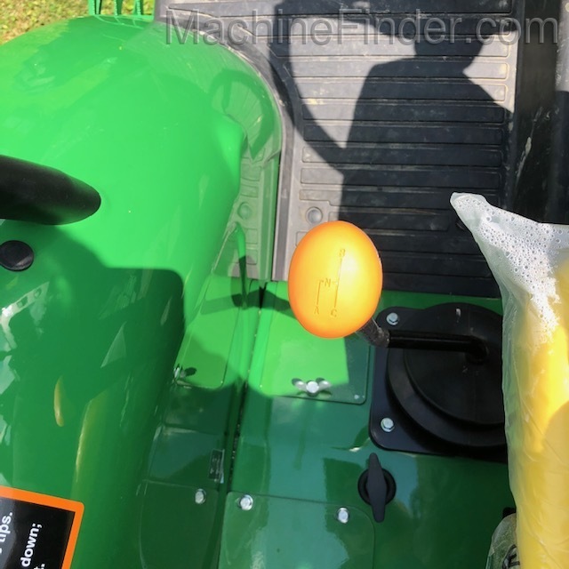 2020 John Deere 5065E Image 7