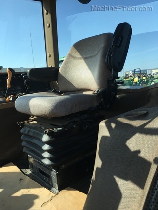 2005 John Deere 7820 Image 9