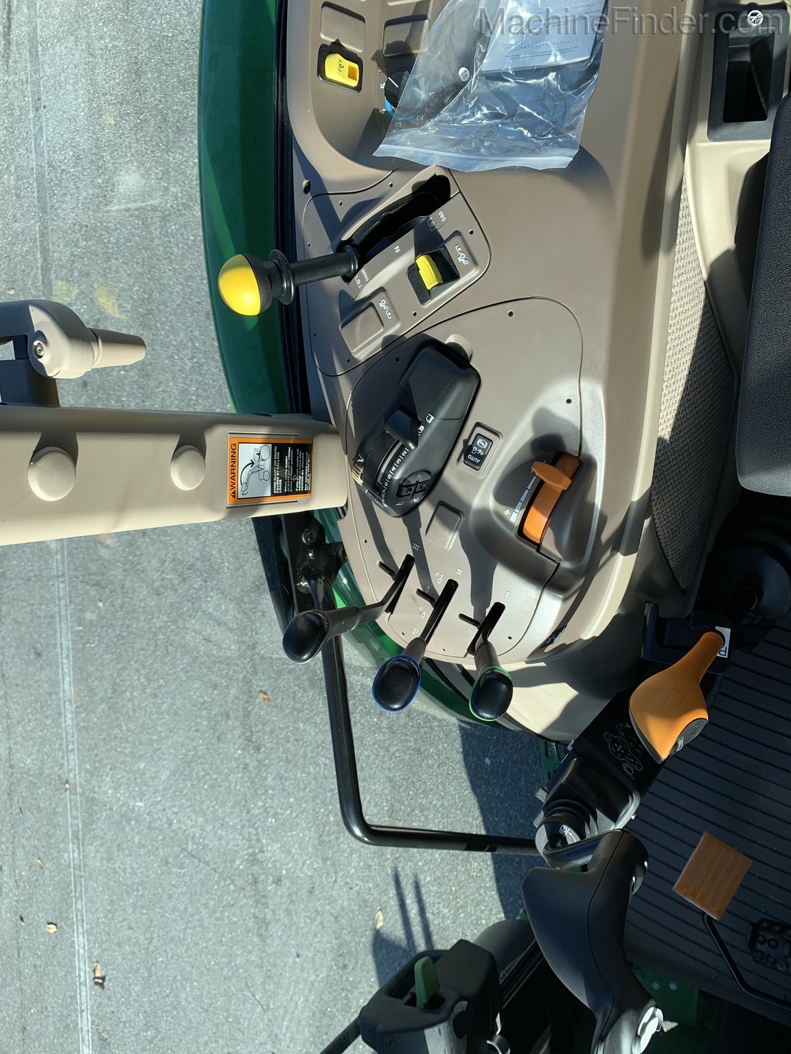 2020 John Deere 5100M Image 10