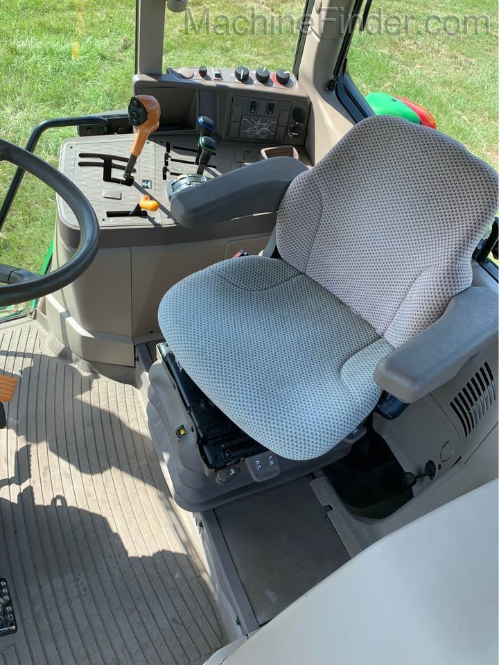 2013 John Deere 6125M Image 6