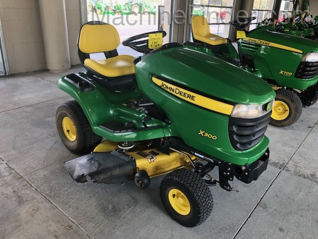 2010 John Deere X300 Image 2